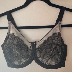 Sexy WACOAL Black and White Lace Underwire Bra EUC Size 36D